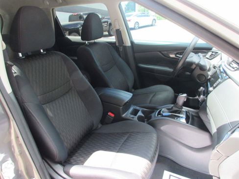 Used 2018 Nissan Rogue SV FWD image 19