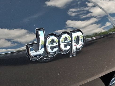 Used 2021 Jeep Grand Cherokee L Limited AWD/4WD image 34