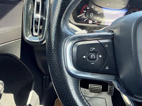 Used 2019 Volvo XC40 T5 R-Design AWD/4WD image 24
