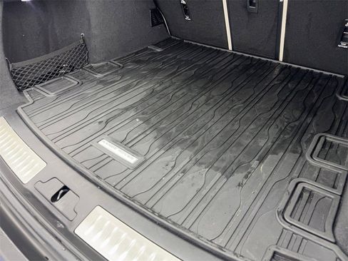 Used 2023 Land Rover Range Rover Velar S image 79