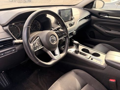 Used 2019 Nissan Altima 2.5 SV FWD image 8