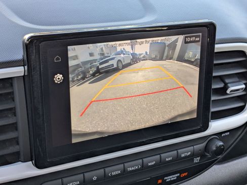 Used 2023 Hyundai Venue Limited image 14