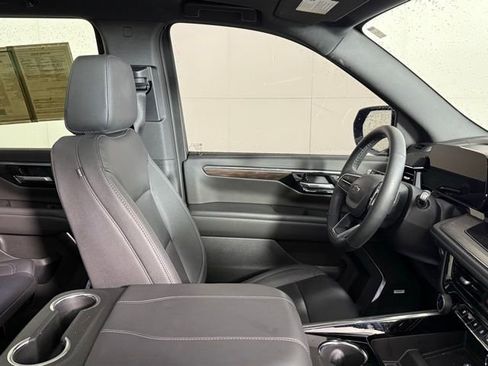 Used 2025 Chevrolet Tahoe Z71 w/ Comfort Package AWD/4WD image 29