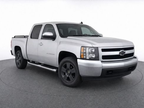 Used 2008 Chevrolet Silverado 1500 LT w/ South Central Value Package RWD image 2