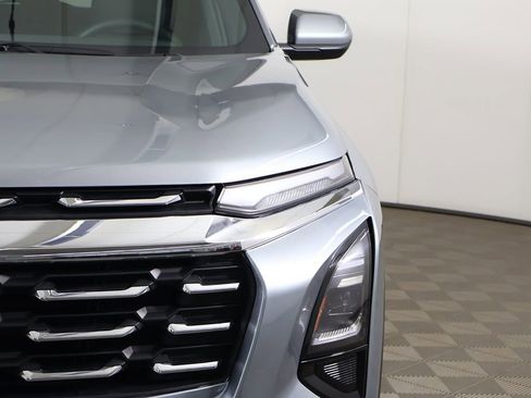 Used 2026 Chevrolet Equinox LT FWD image 16