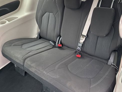 Used 2024 Chrysler Voyager LX image 12