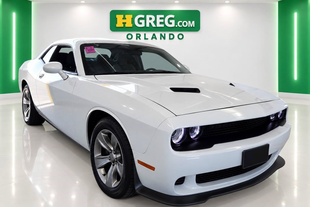 Used 2018 Dodge Challenger SXT RWD image 6