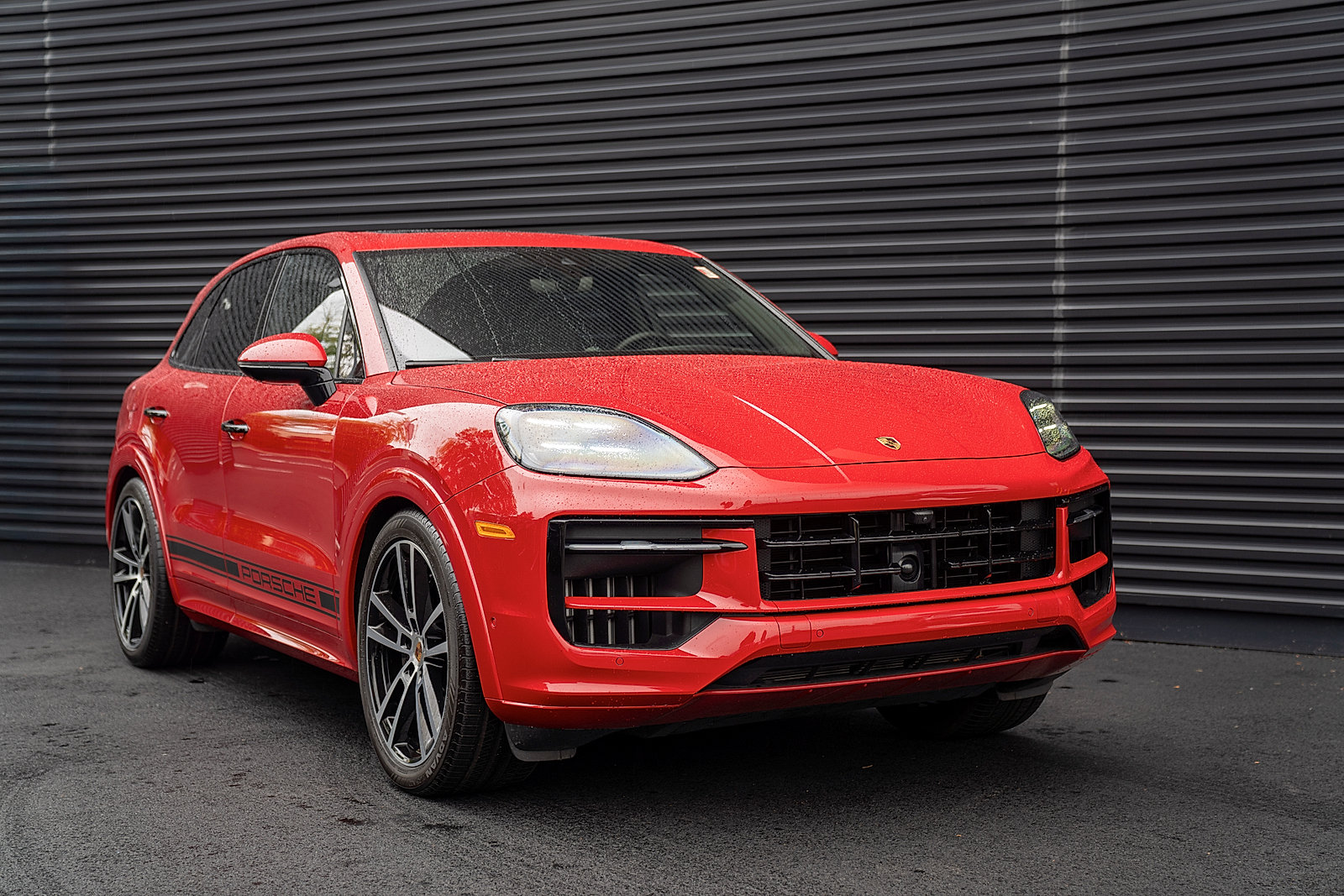 Certified 2025 Porsche Cayenne GTS AWD/4WD image 30