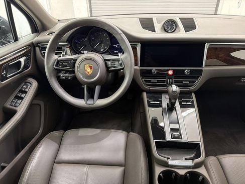 Used 2026 Porsche Macan AWD/4WD image 29