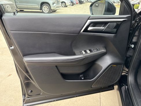 New 2026 Mitsubishi Outlander SE image 5