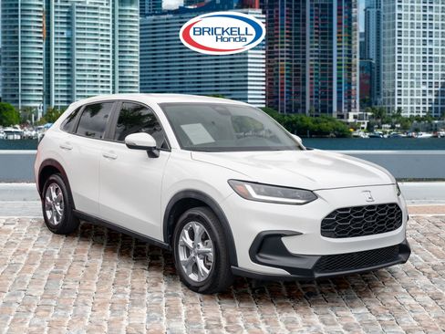 Certified 2023 Honda HR-V LX image 3