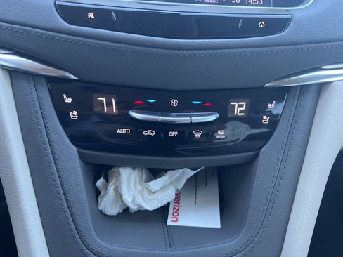 Used 2022 Cadillac XT5 Premium Luxury w/ Technology Package image 35