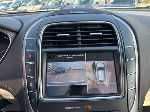 Used 2017 Lincoln MKX Reserve image 29