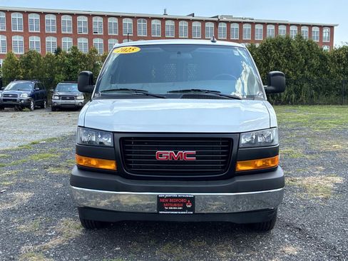 Used 2025 GMC Savana 2500 w/ Driver Convenience Package RWD image 2