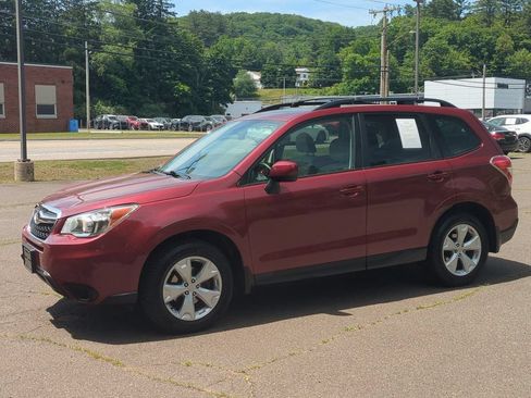Used 2015 Subaru Forester 2.5i Premium AWD/4WD image 2