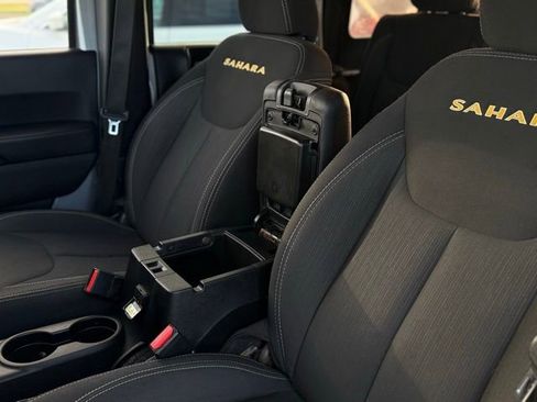 Used 2016 Jeep Wrangler Unlimited Sahara w/ Connectivity Group image 23