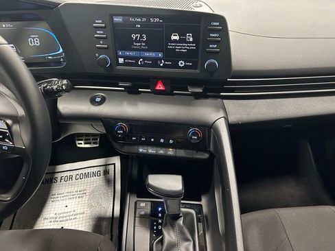 Used 2025 Hyundai Elantra Sport image 24