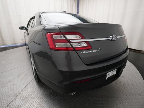Used 2018 Ford Taurus SEL FWD image 34