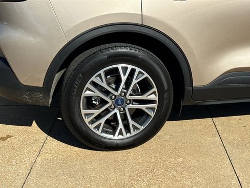 Used 2021 Ford Escape SEL image 6