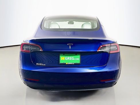 Used 2021 Tesla Model 3 Standard Range Plus image 8