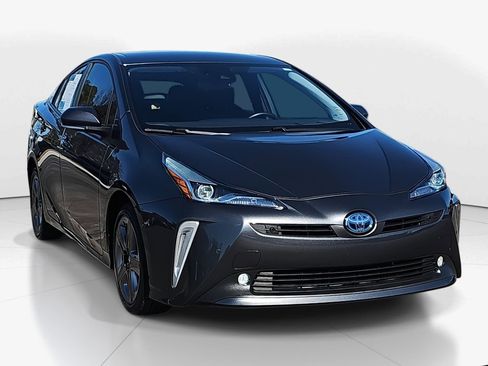 Used 2022 Toyota Prius Limited FWD image 2