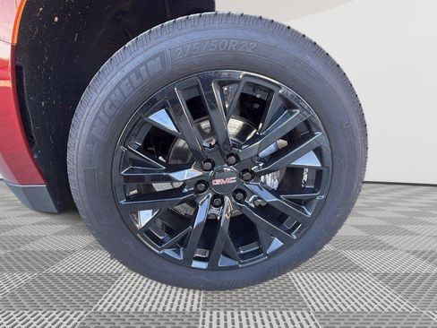 Used 2022 GMC Yukon XL SLT w/ SLT Luxury Package image 9