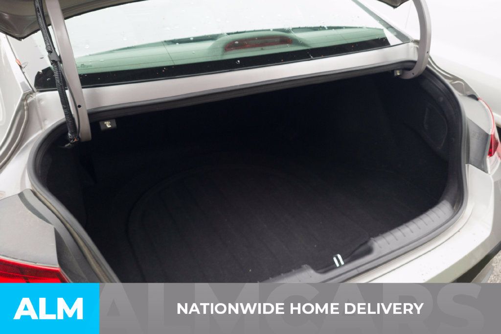 Used 2025 Hyundai Elantra SEL FWD image 4