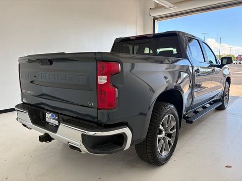 Used 2022 Chevrolet Silverado 1500 LT AWD/4WD image 22