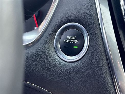 Used 2022 Chevrolet Traverse Premier w/ Redline Edition FWD image 17