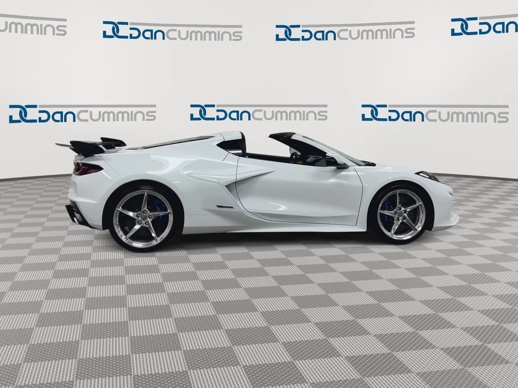 New 2026 Chevrolet Corvette E-Ray w/ Stealth Interior Trim Package AWD/4WD image 9