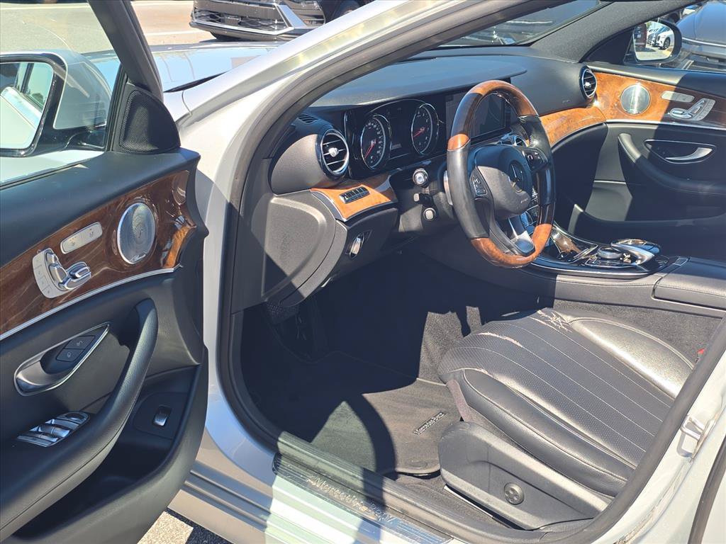 Used 2017 Mercedes-Benz E 300 image 9