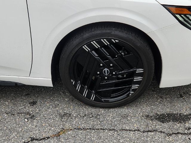 Used 2026 Nissan Sentra SR w/ SR Premium Package FWD image 8