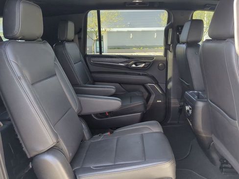 Used 2022 GMC Yukon XL Denali RWD image 31