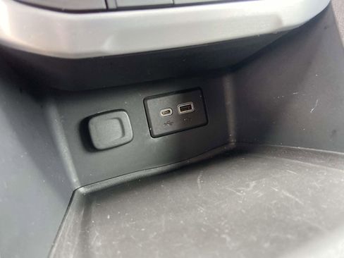 Used 2021 GMC Acadia SLE w/ Driver Convenience Package image 29