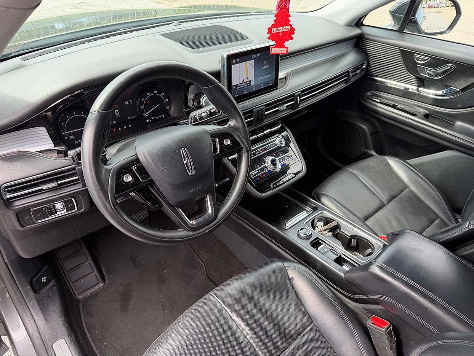 Used 2022 Lincoln Corsair AWD w/ Premium Package image 12