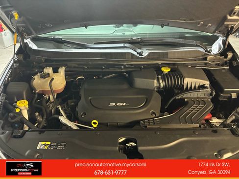 Used 2017 Chrysler Pacifica Touring-L w/ Tire & Wheel Group image 24