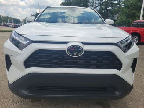 Certified 2025 Toyota RAV4 XLE FWD image 4