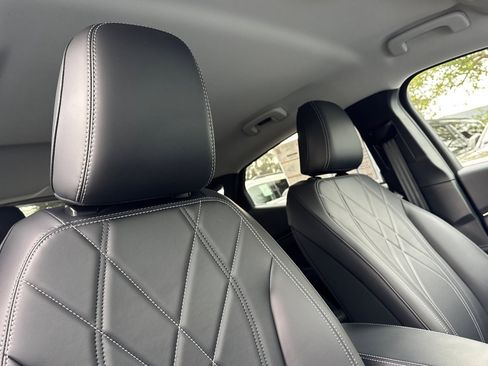 Certified 2025 Ford Mustang Mach-E Select image 18