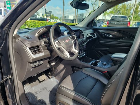 Used 2024 GMC Terrain SLT FWD image 9
