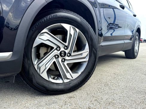 Used 2022 Hyundai Santa Fe SE image 2