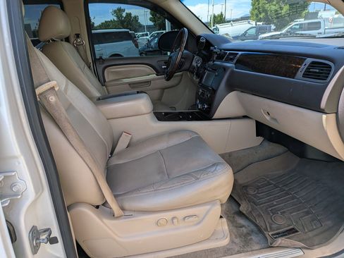Used 2012 GMC Yukon Denali AWD/4WD image 30