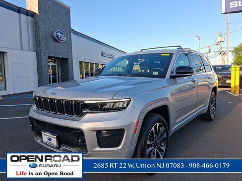 Used 2021 Jeep Grand Cherokee L Overland w/ Luxury Tech Group IV AWD/4WD image 4