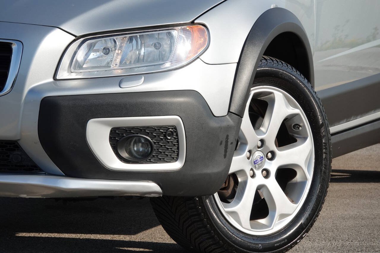 Used 2010 Volvo XC70 T6 AWD/4WD image 2