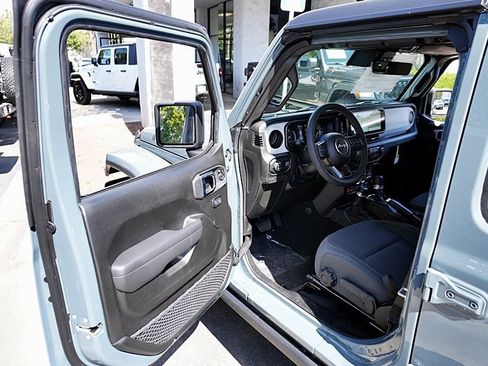 New 2025 Jeep Gladiator Willys image 47