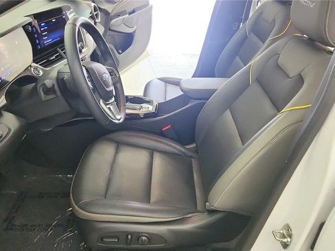 Used 2025 Chevrolet Trax ACTIV w/ Driver Confidence Package FWD image 23