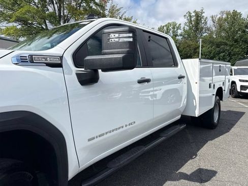 Used 2025 GMC Sierra 3500 Pro w/ Convenience Package AWD/4WD image 4