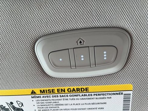 Certified 2024 Chrysler Pacifica Limited image 32