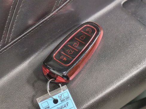 Used 2016 Ford Taurus SEL w/ Equipment Group 201A image 33