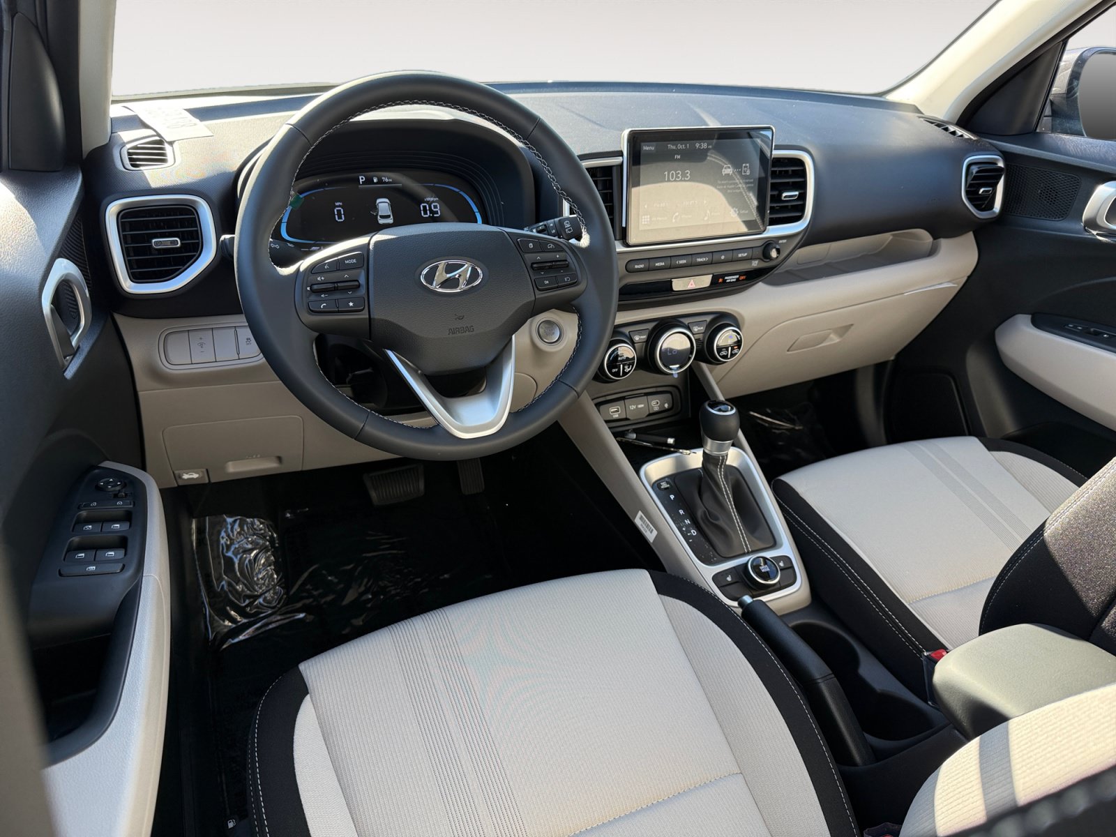 New 2026 Hyundai Venue SEL FWD image 15