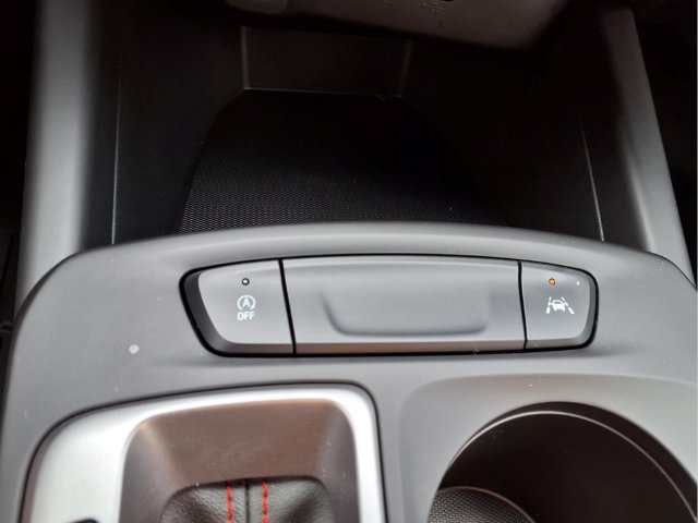 Certified 2024 Chevrolet Trax RS w/ Sunroof Package FWD image 8